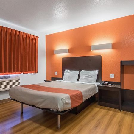 Motel 6 Бейкерсфилд Экстерьер фото