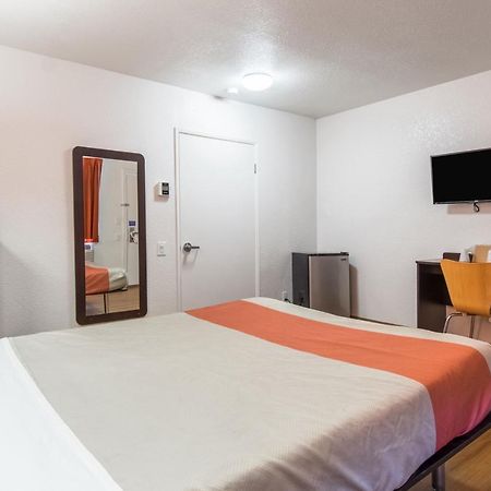 Motel 6 Бейкерсфилд Экстерьер фото