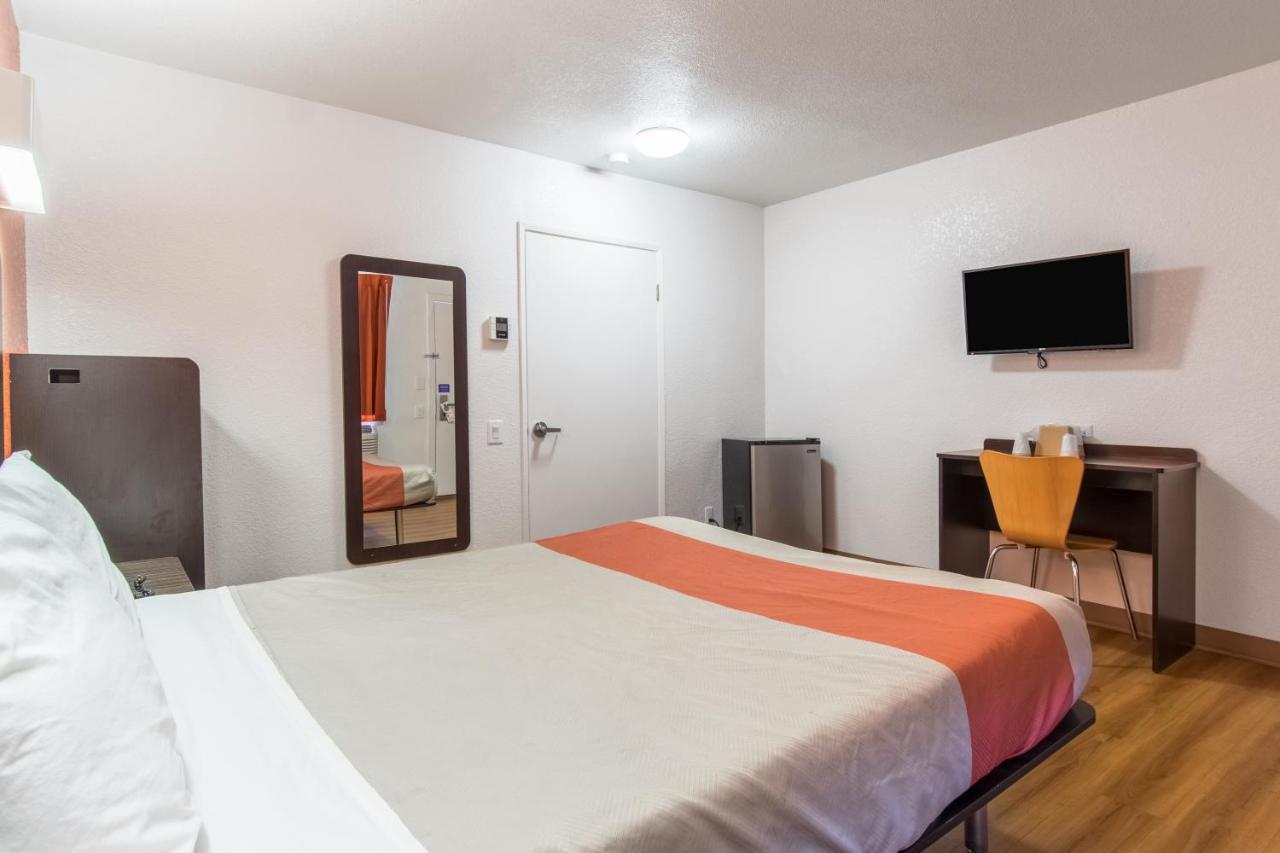 Motel 6 Бейкерсфилд Экстерьер фото