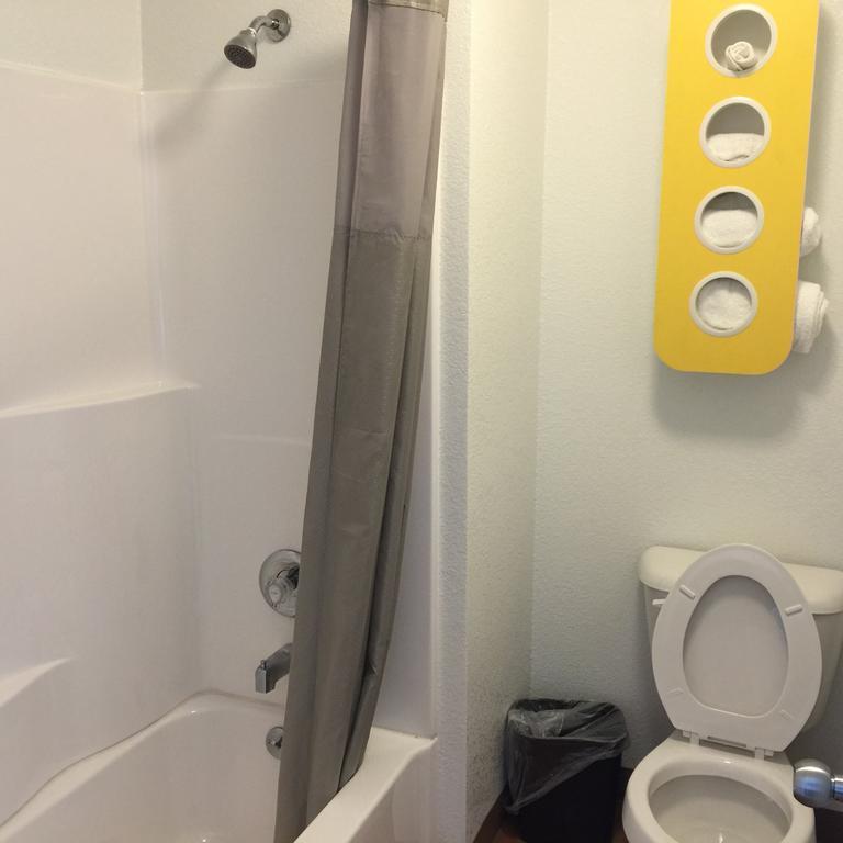 Motel 6 Бейкерсфилд Номер фото