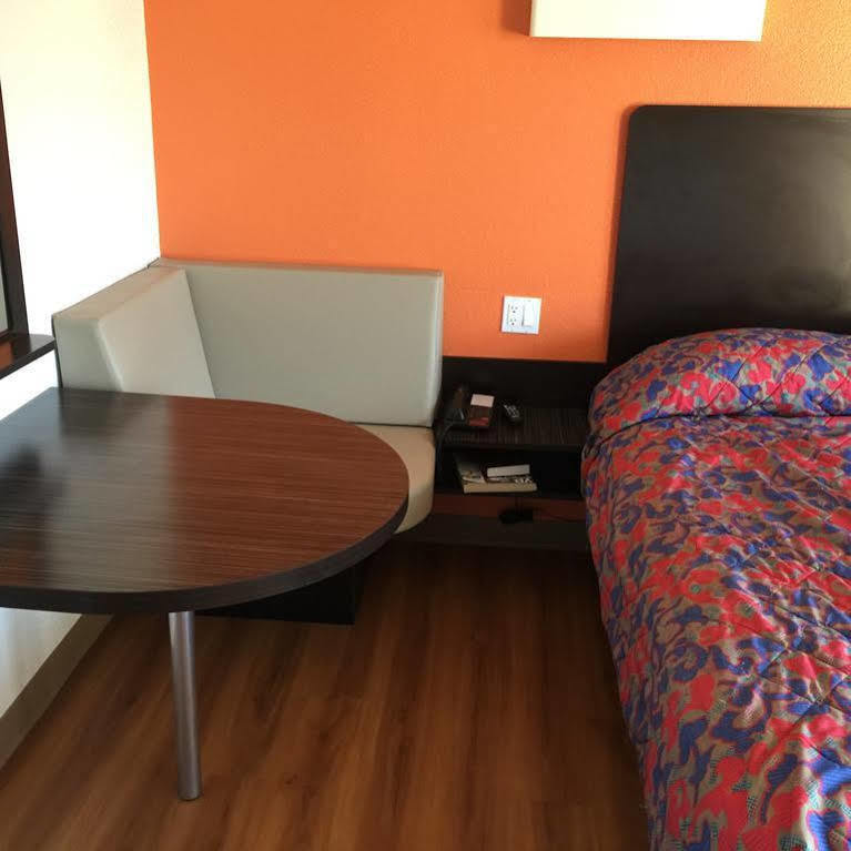 Motel 6 Бейкерсфилд Экстерьер фото