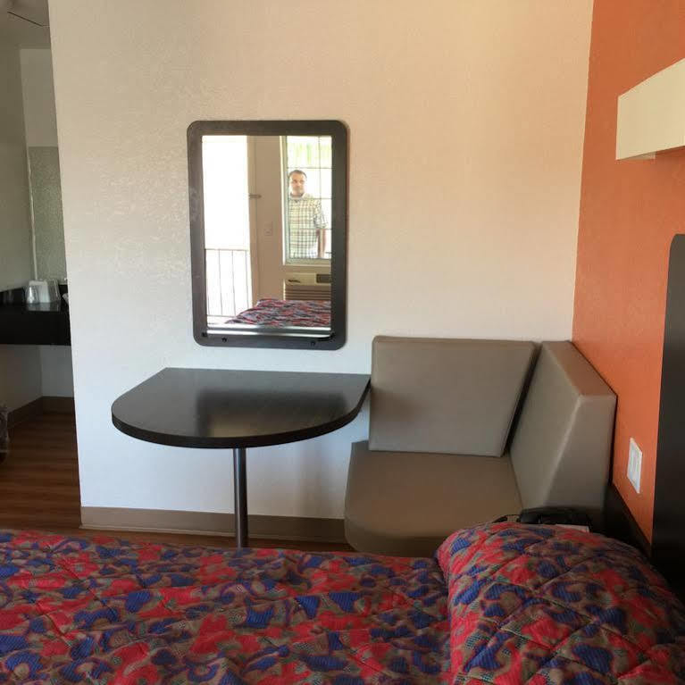 Motel 6 Бейкерсфилд Экстерьер фото