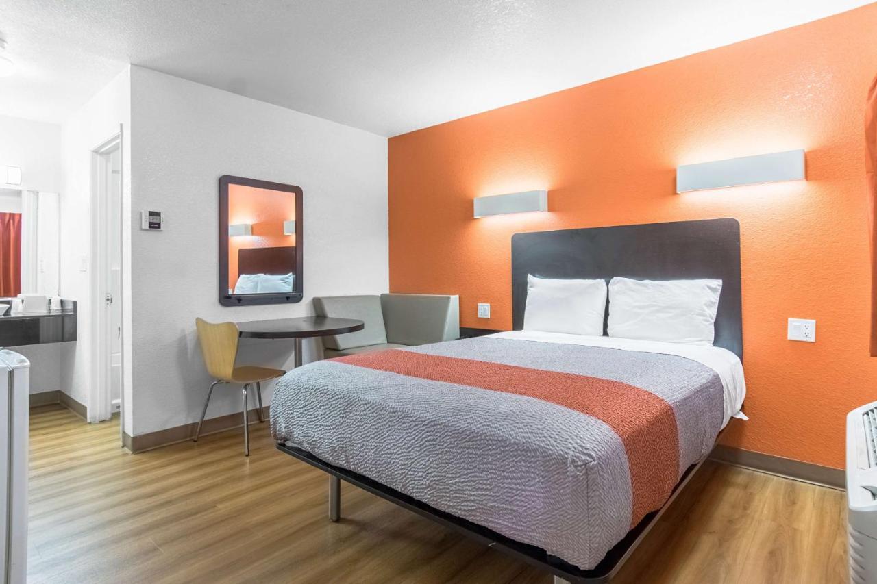 Motel 6 Бейкерсфилд Экстерьер фото