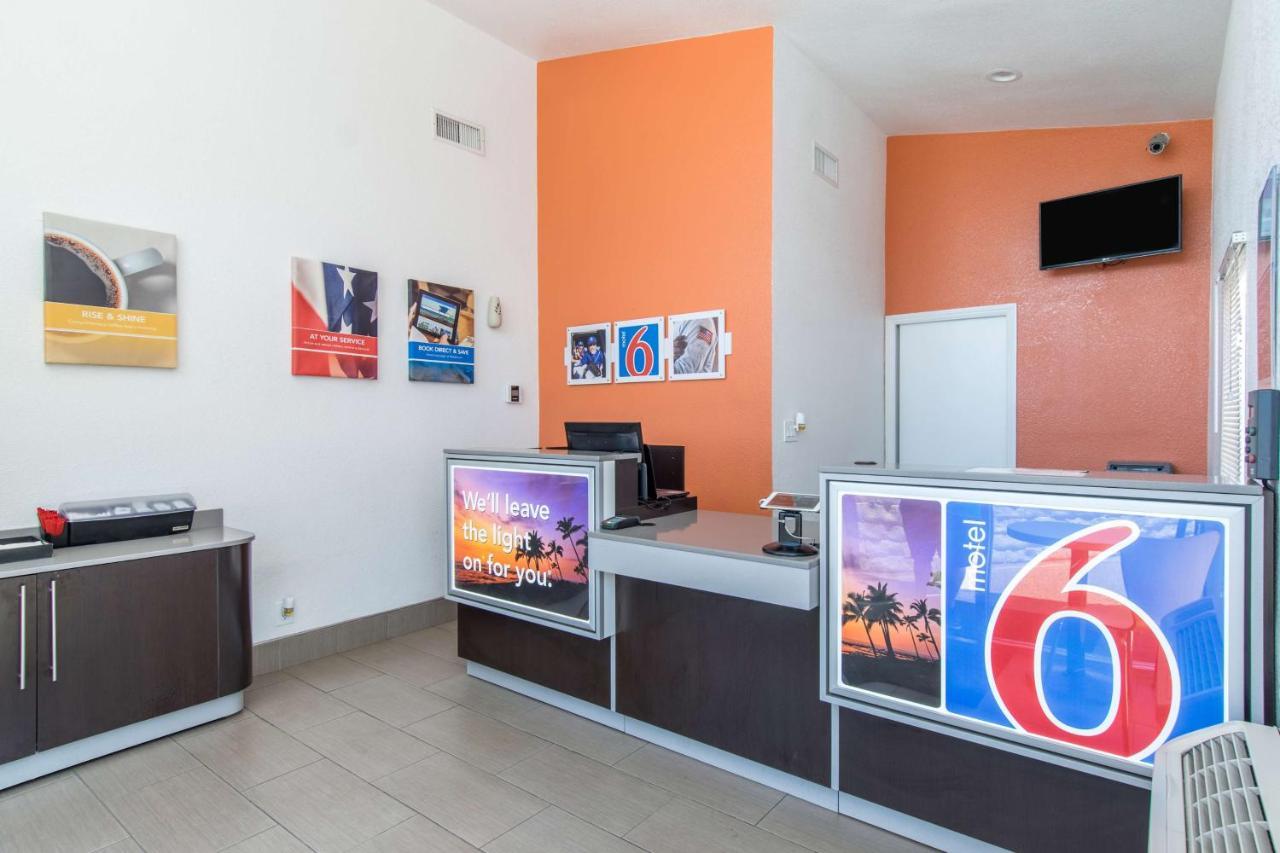 Motel 6 Бейкерсфилд Экстерьер фото